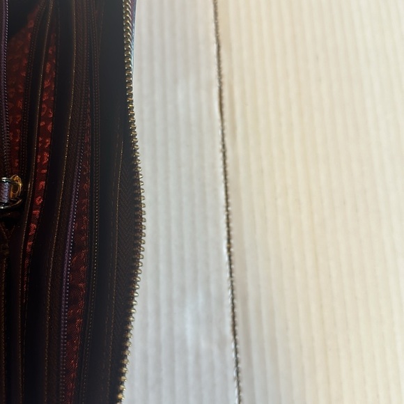 Kate Spade burgundy medium size wallet w  multiple pockets  zippers inside & out - Picture 6 of 13